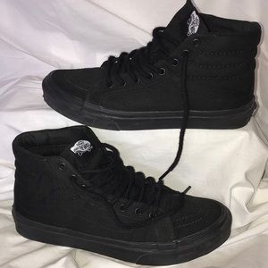 High top old skool black on black Vans!